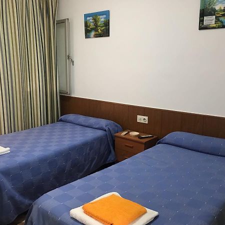 Hostal Bar San Pedro Mairena De Alcor Luaran gambar
