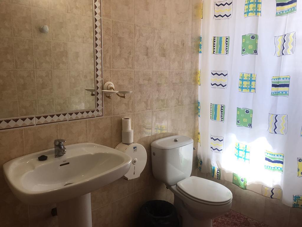 Hostal Bar San Pedro Mairena De Alcor Luaran gambar